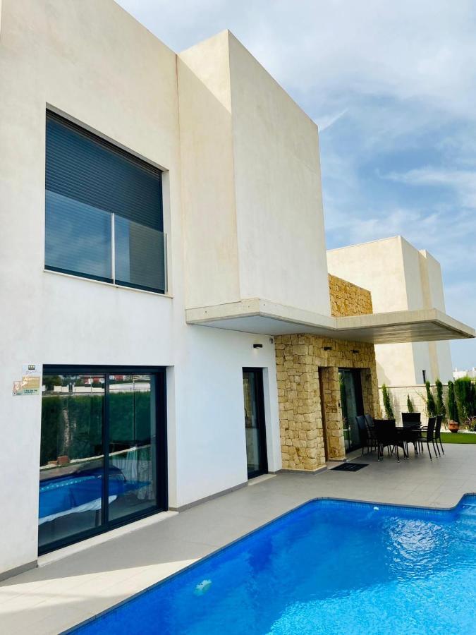 Luxury Villa With Private Pool Рохалес Екстериор снимка