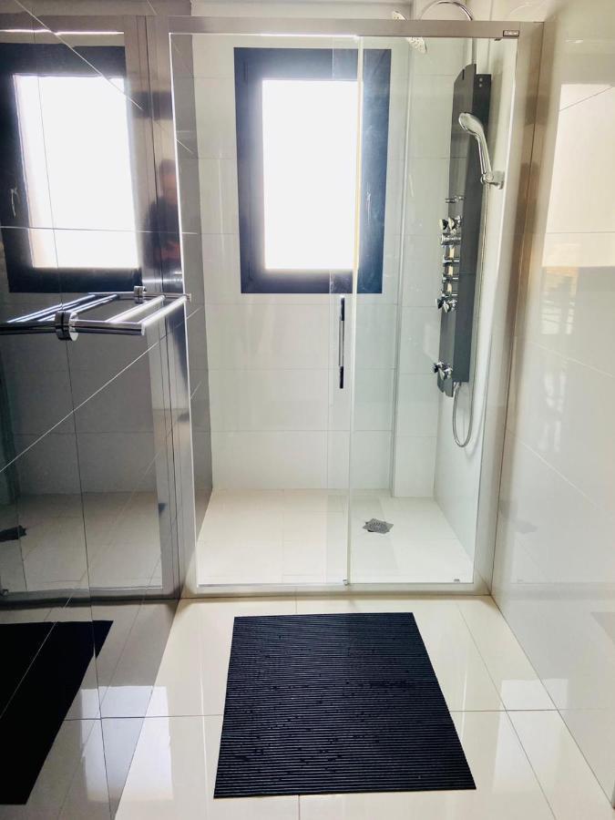 Luxury Villa With Private Pool Рохалес Екстериор снимка