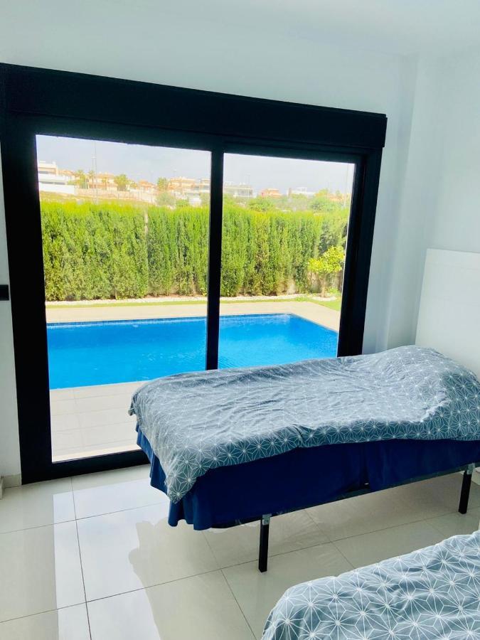 Luxury Villa With Private Pool Рохалес Екстериор снимка
