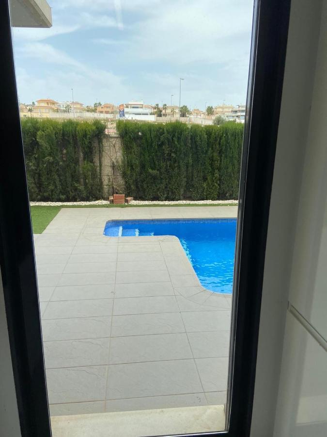 Luxury Villa With Private Pool Рохалес Екстериор снимка